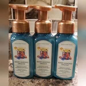 BERRY ALMOND DRIZZLE